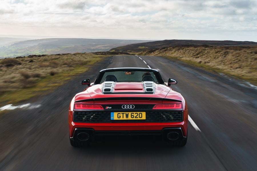  Audi R8 V10 Performance Spyder 2019 года  (UK) (фото 6 из 40)